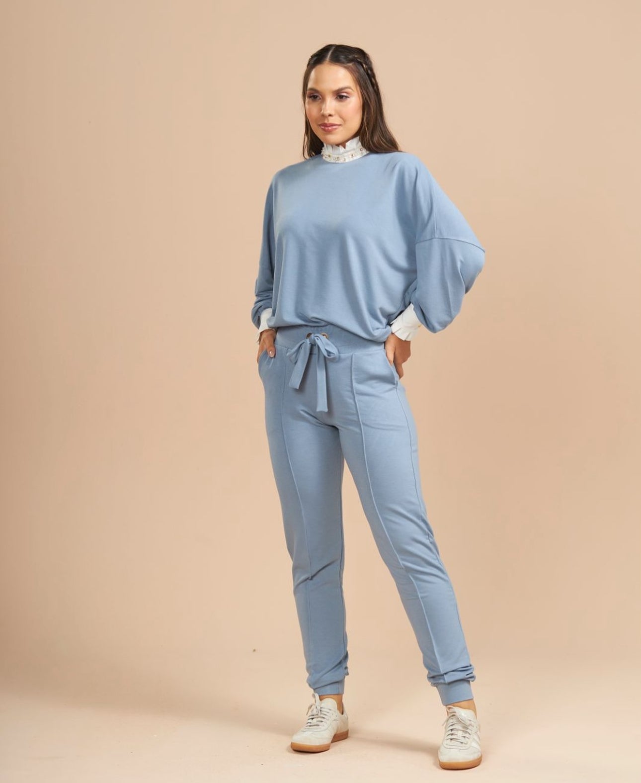 Blusa Moletom Imperatriz com bordados manuais