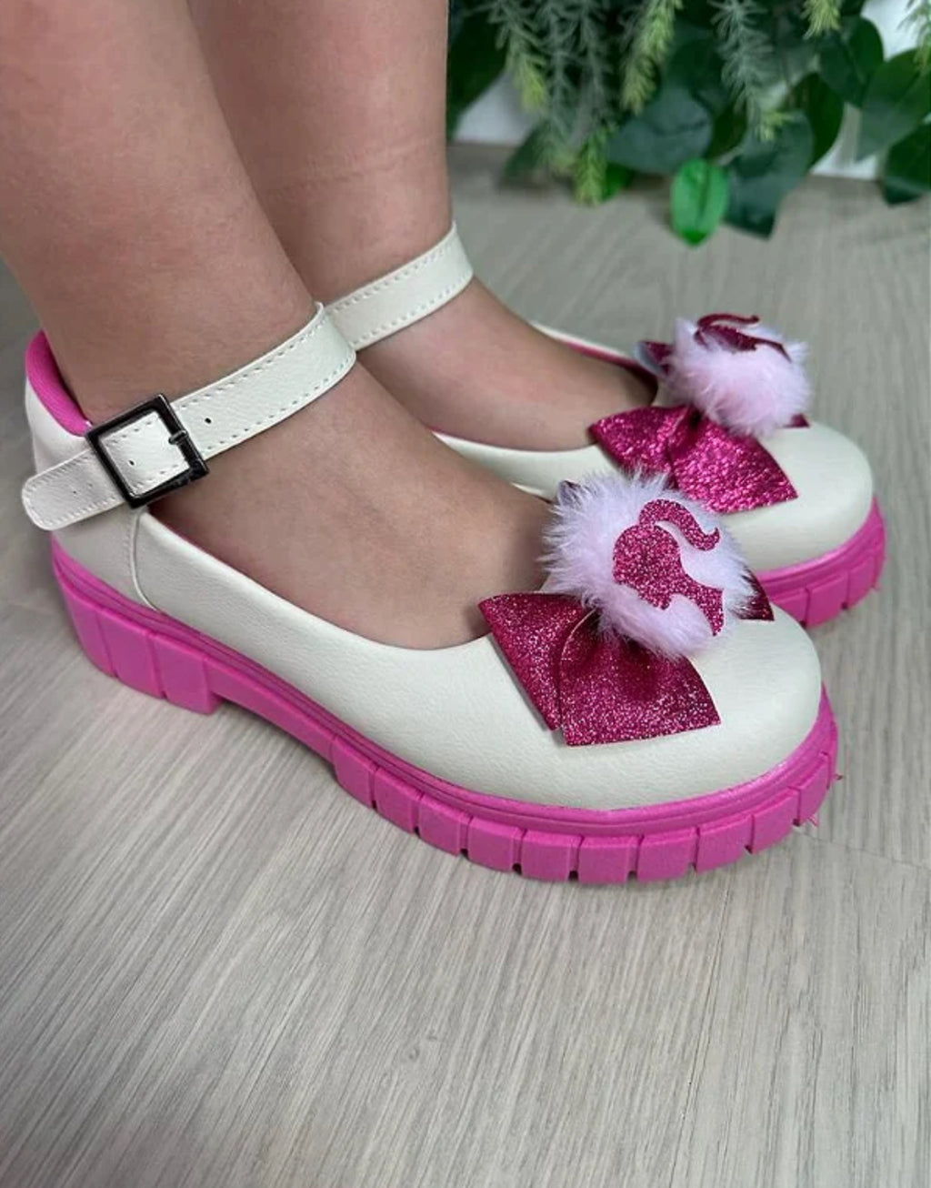 Sapatilha Mocassim Barbie Pom Pom