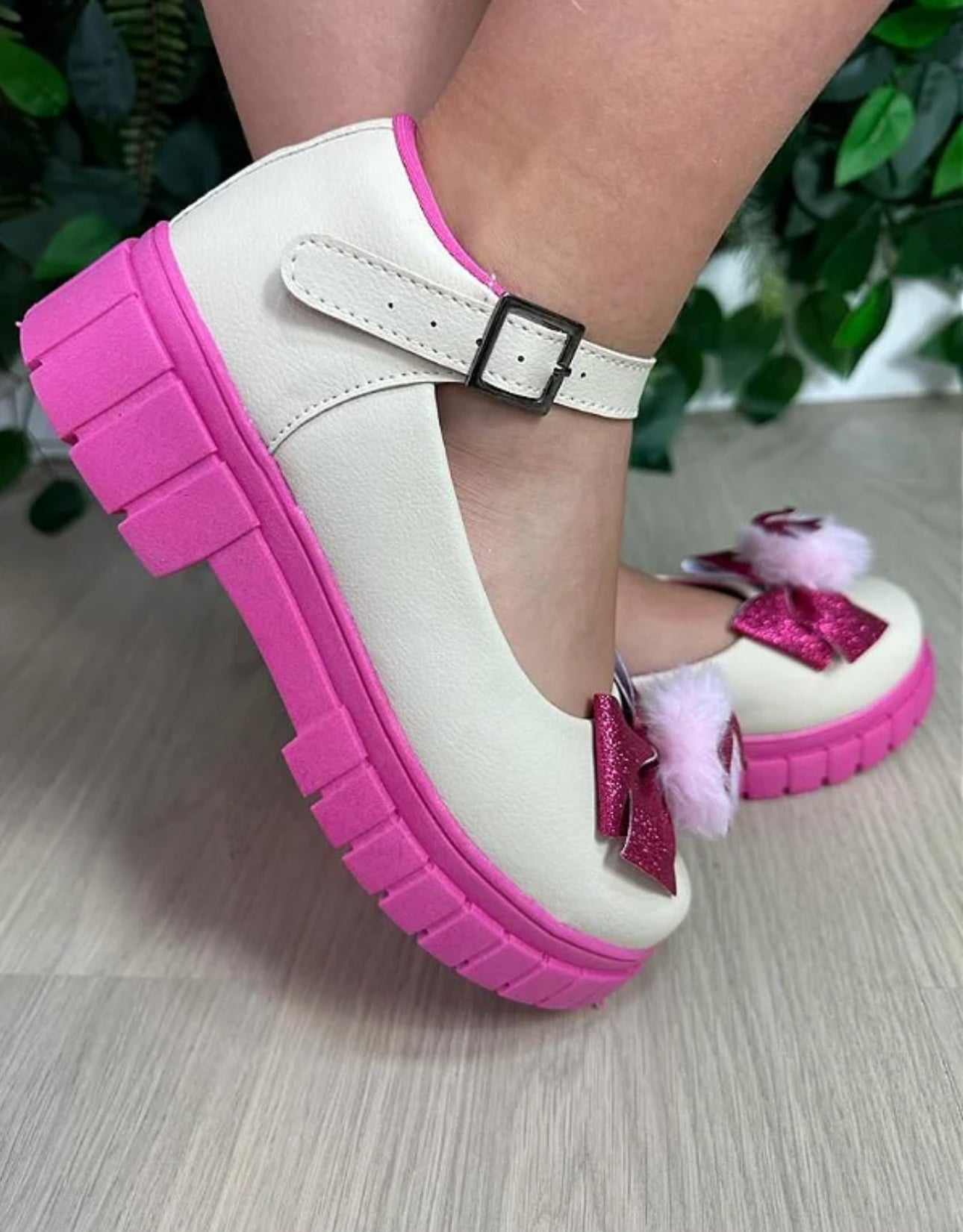 Sapatilha Mocassim Barbie Pom Pom