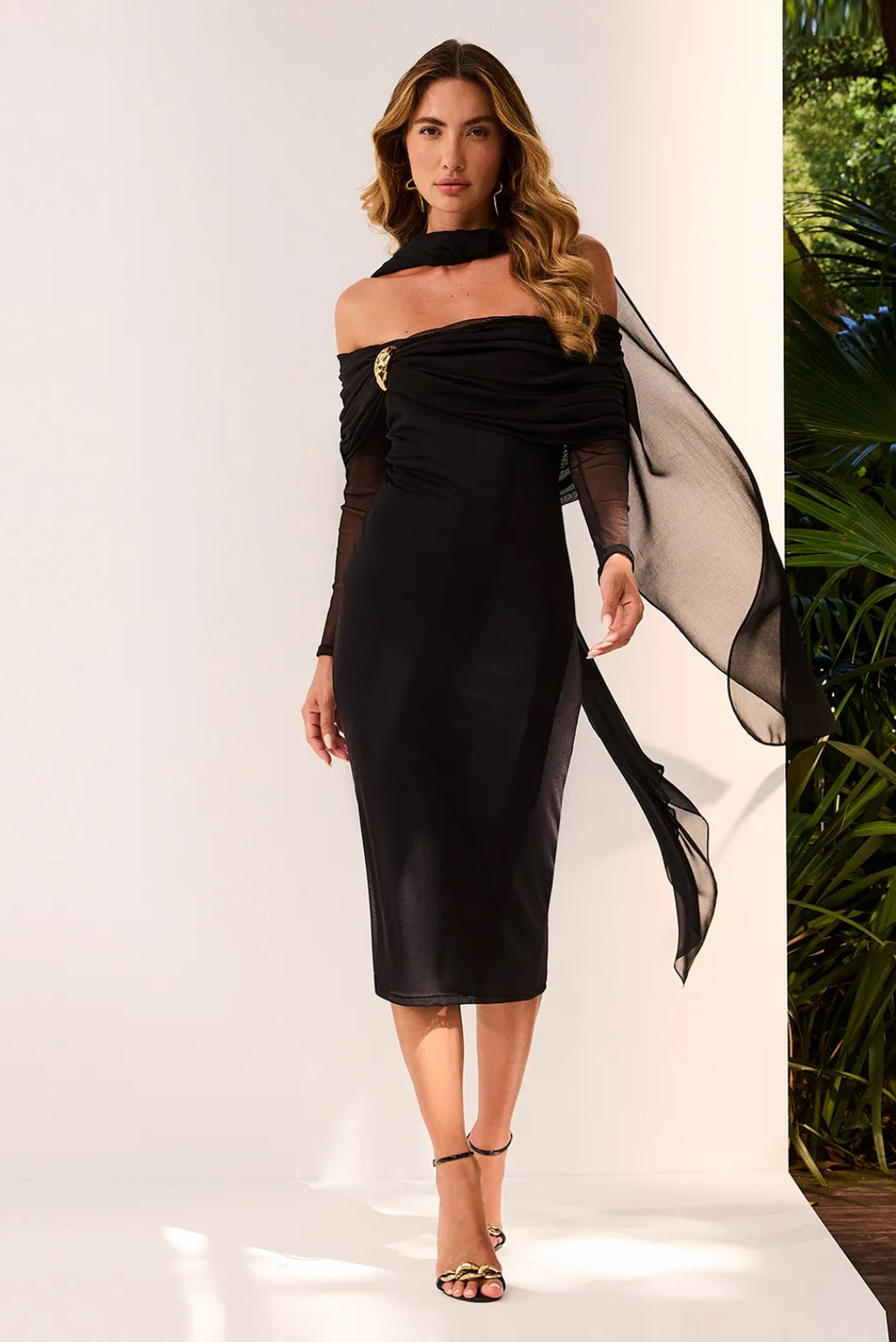 VESTIDO SUPER MIDI LISO OMBRO A OMBRO