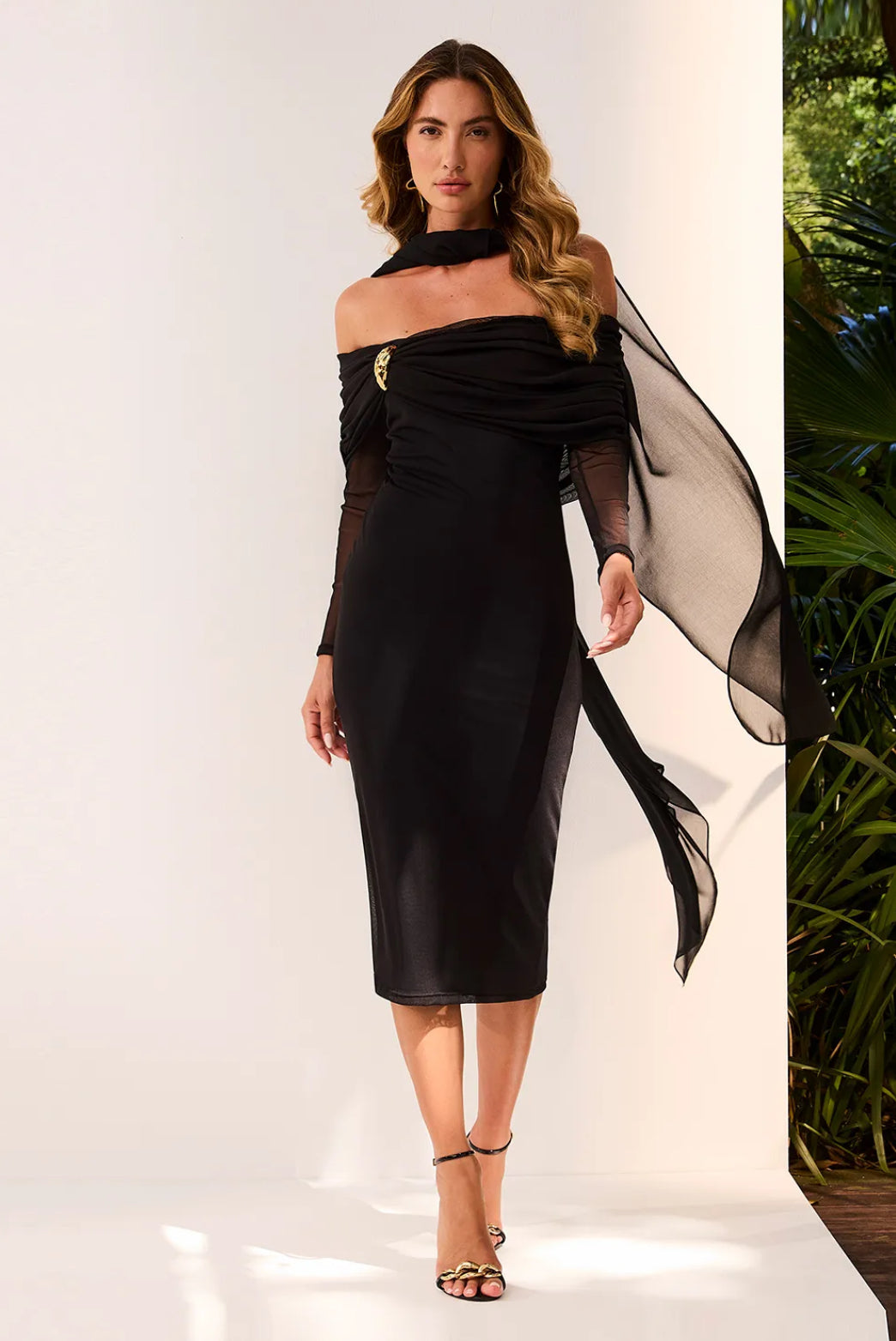VESTIDO SUPER MIDI LISO OMBRO A OMBRO