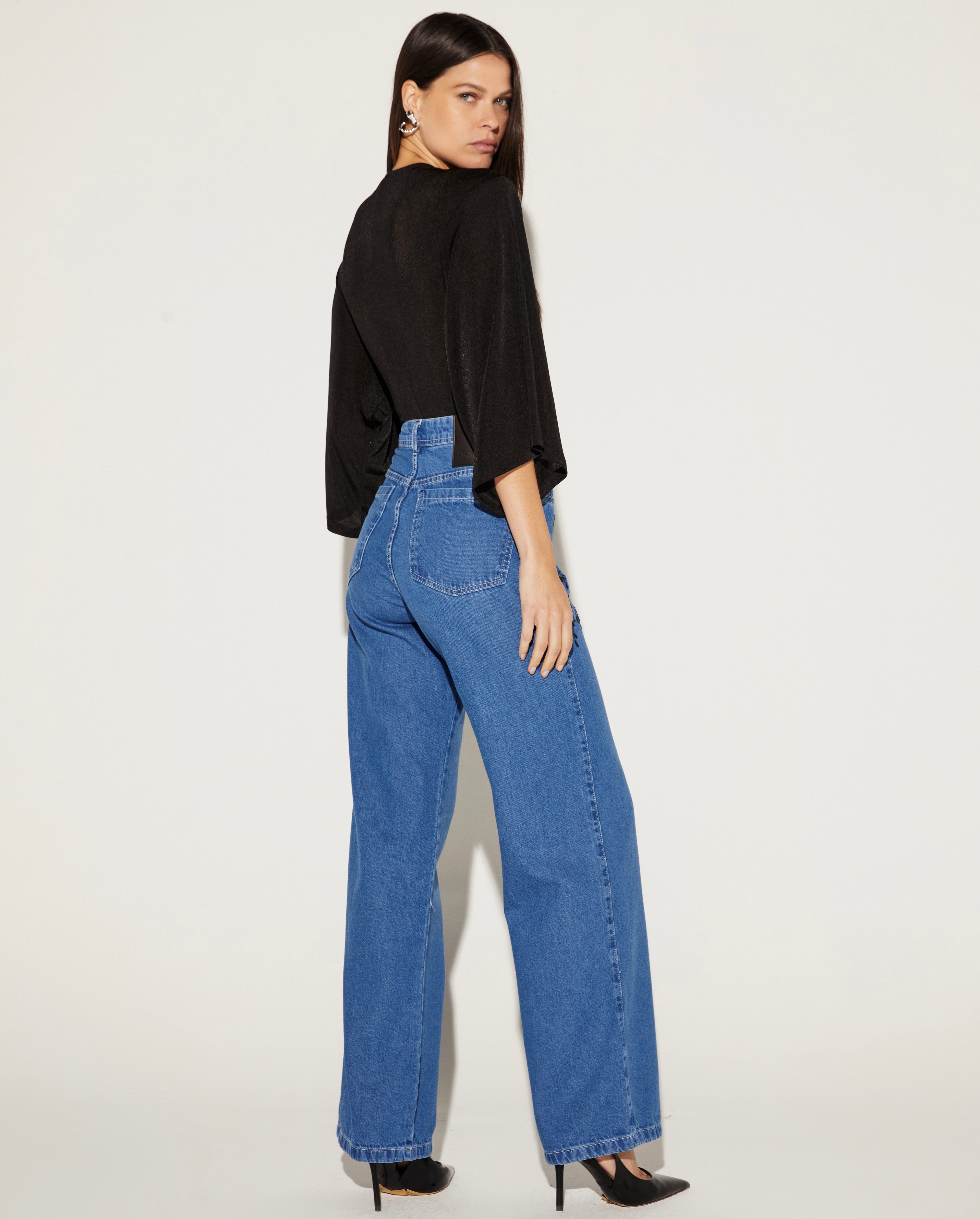 BODY FEMININO DECOTE FUNDO ONÇA PRETA