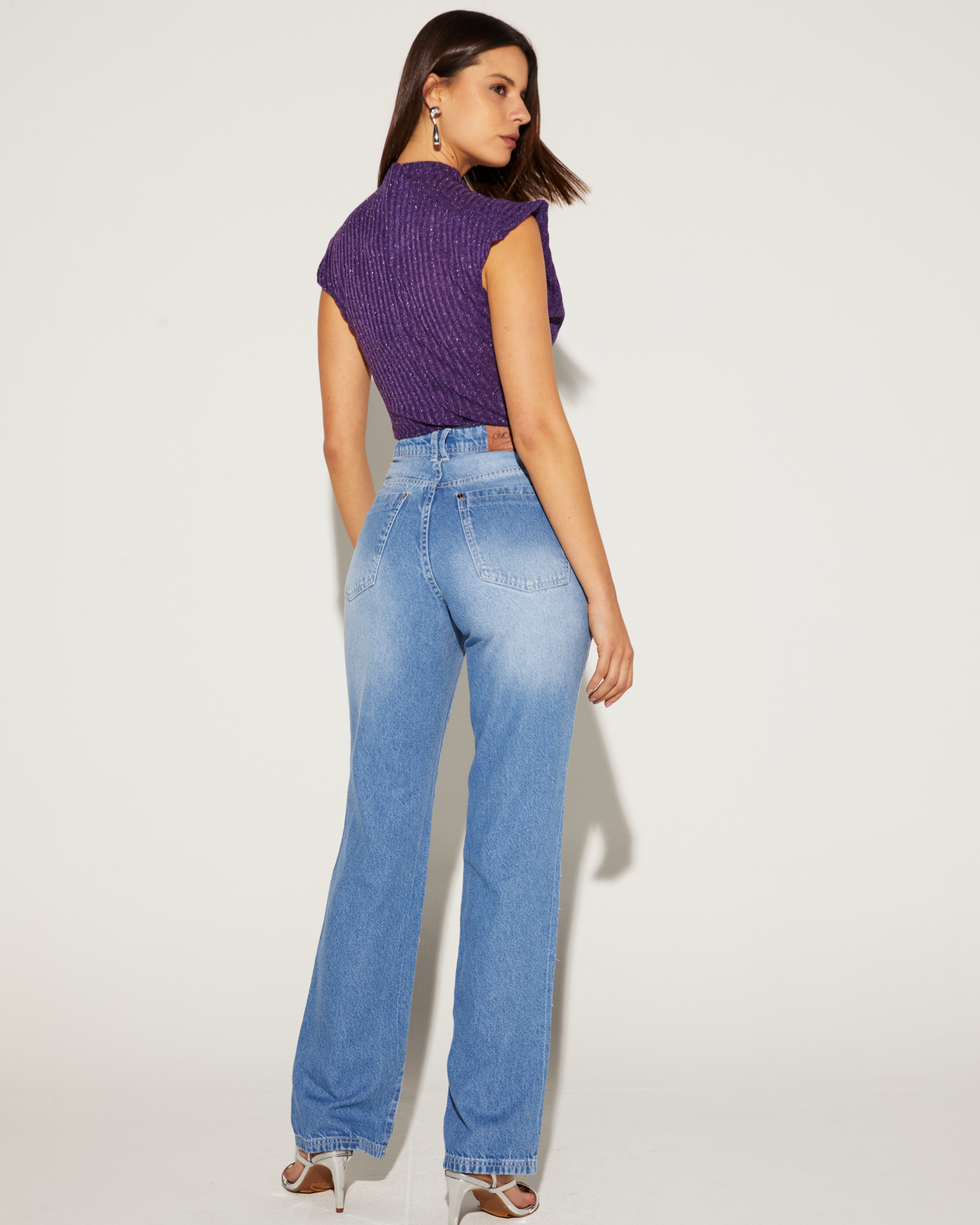 CALÇA RETA JEANS EMBOLSE JEANS ONÇA PRETA