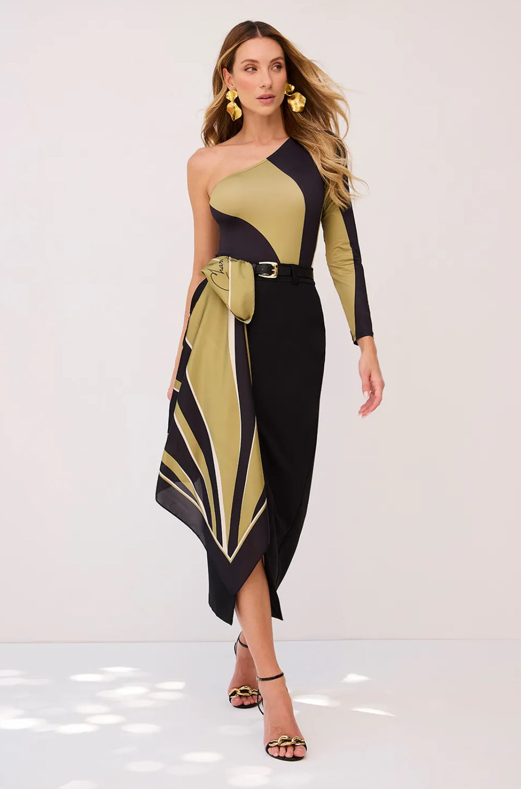 BODY ESTAMPADO COM OMBRO ÚNICO