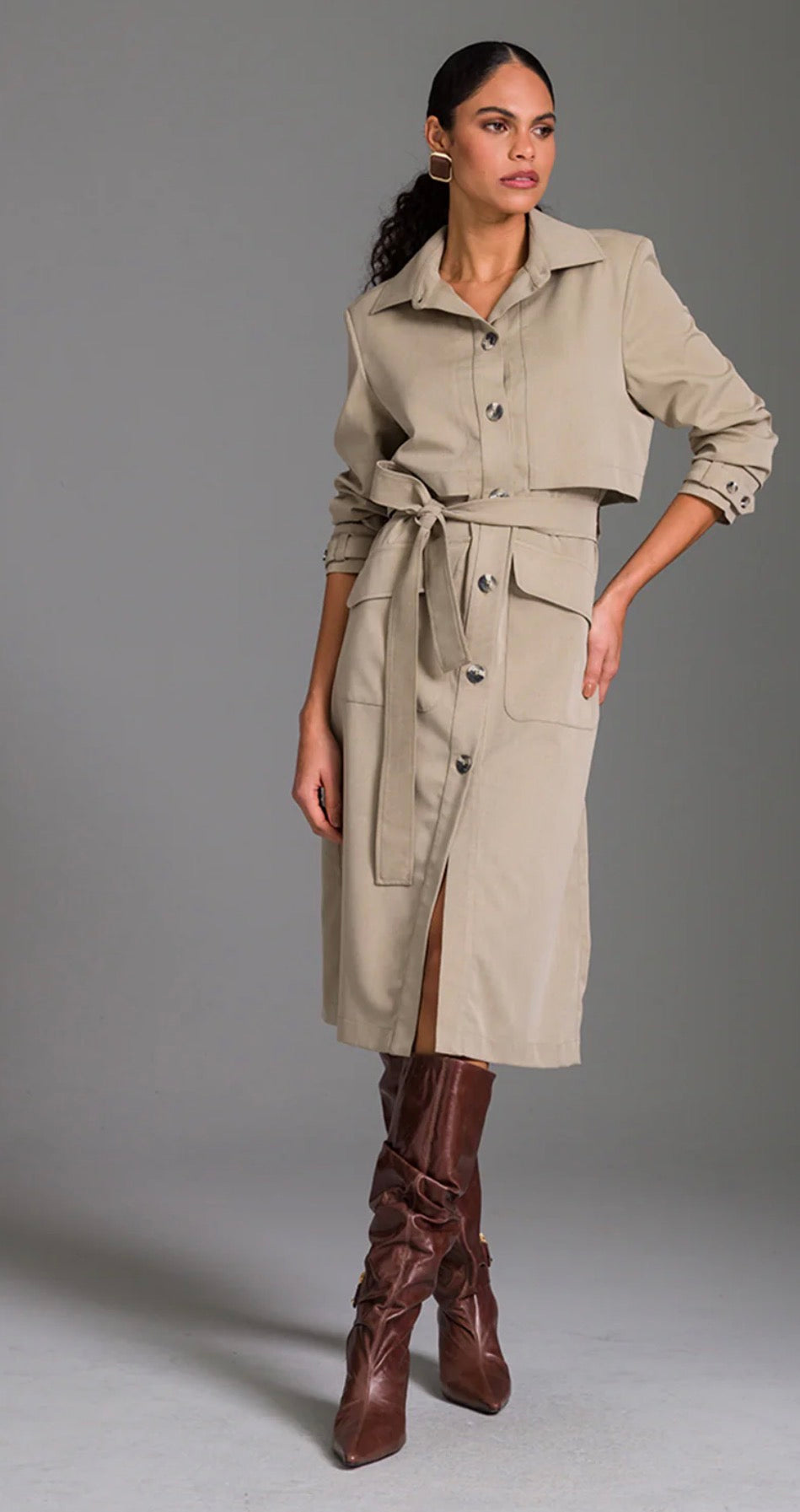 CASACO TRENCH COAT LISO COM AMARRAÇÃO CHARRY LANÇAMENTO