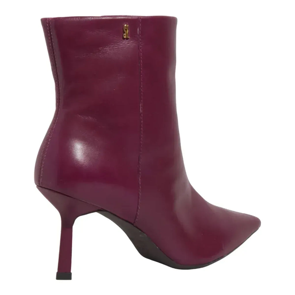 Bota Feminina Couro Soft Cano Curto Bico Fino Cherry