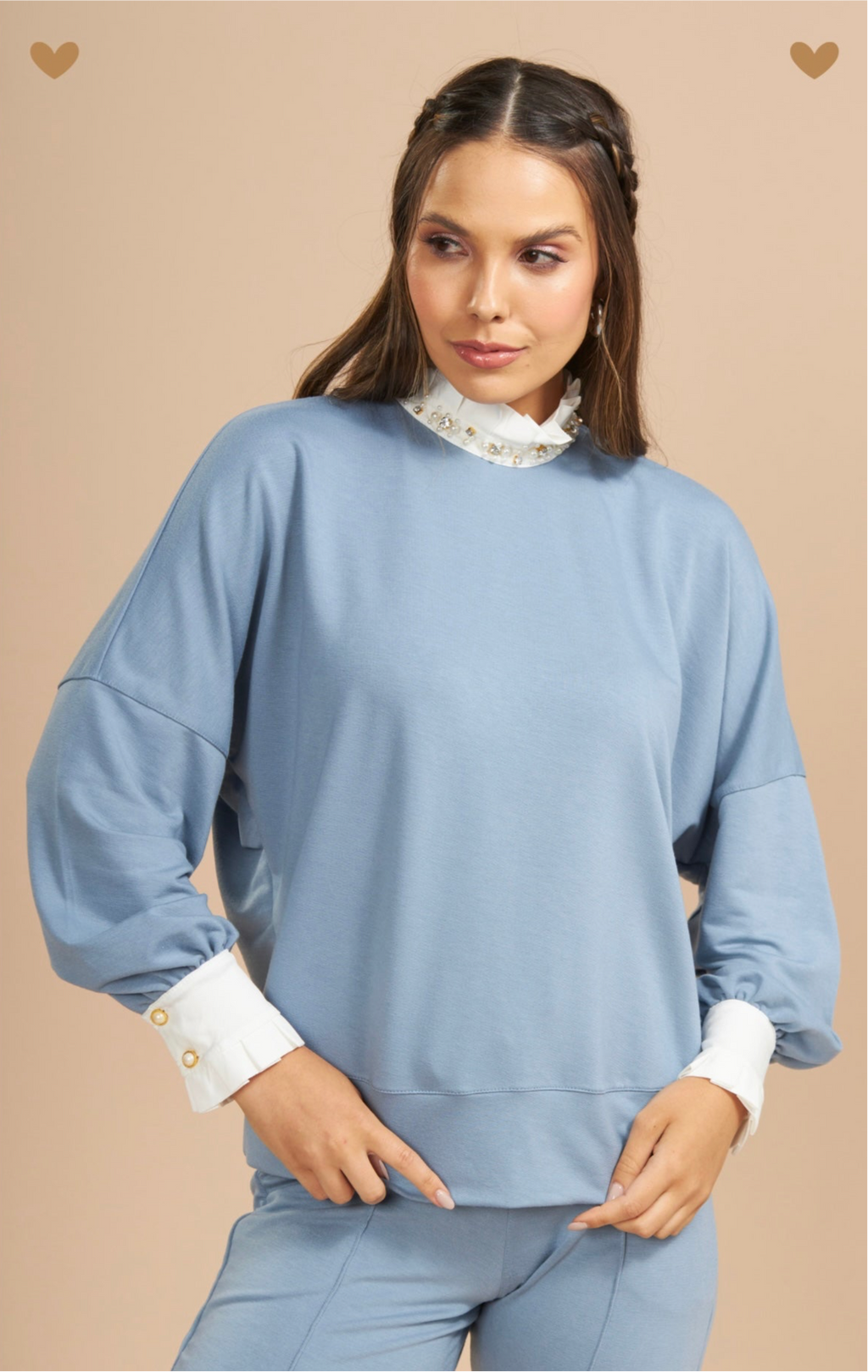 Blusa Moletom Imperatriz com bordados manuais