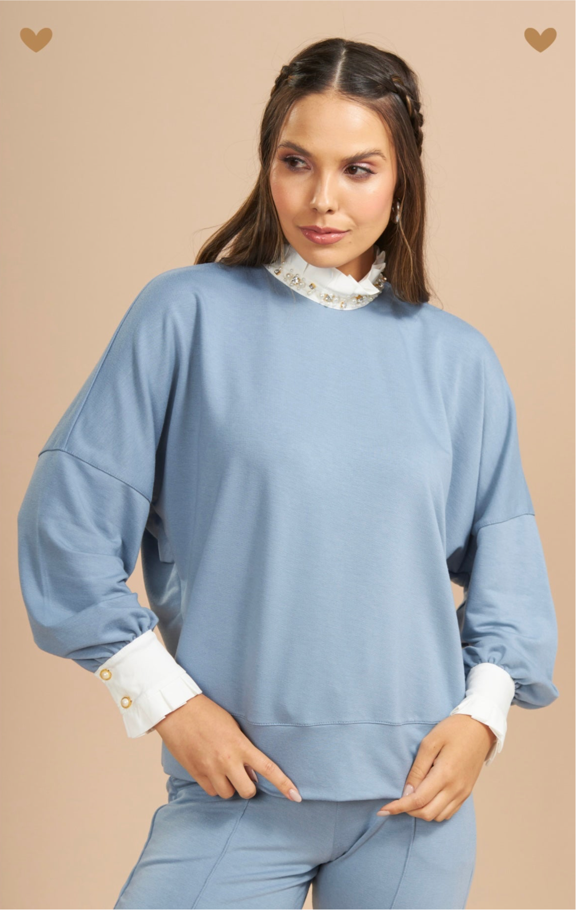 Blusa Moletom Imperatriz com bordados manuais