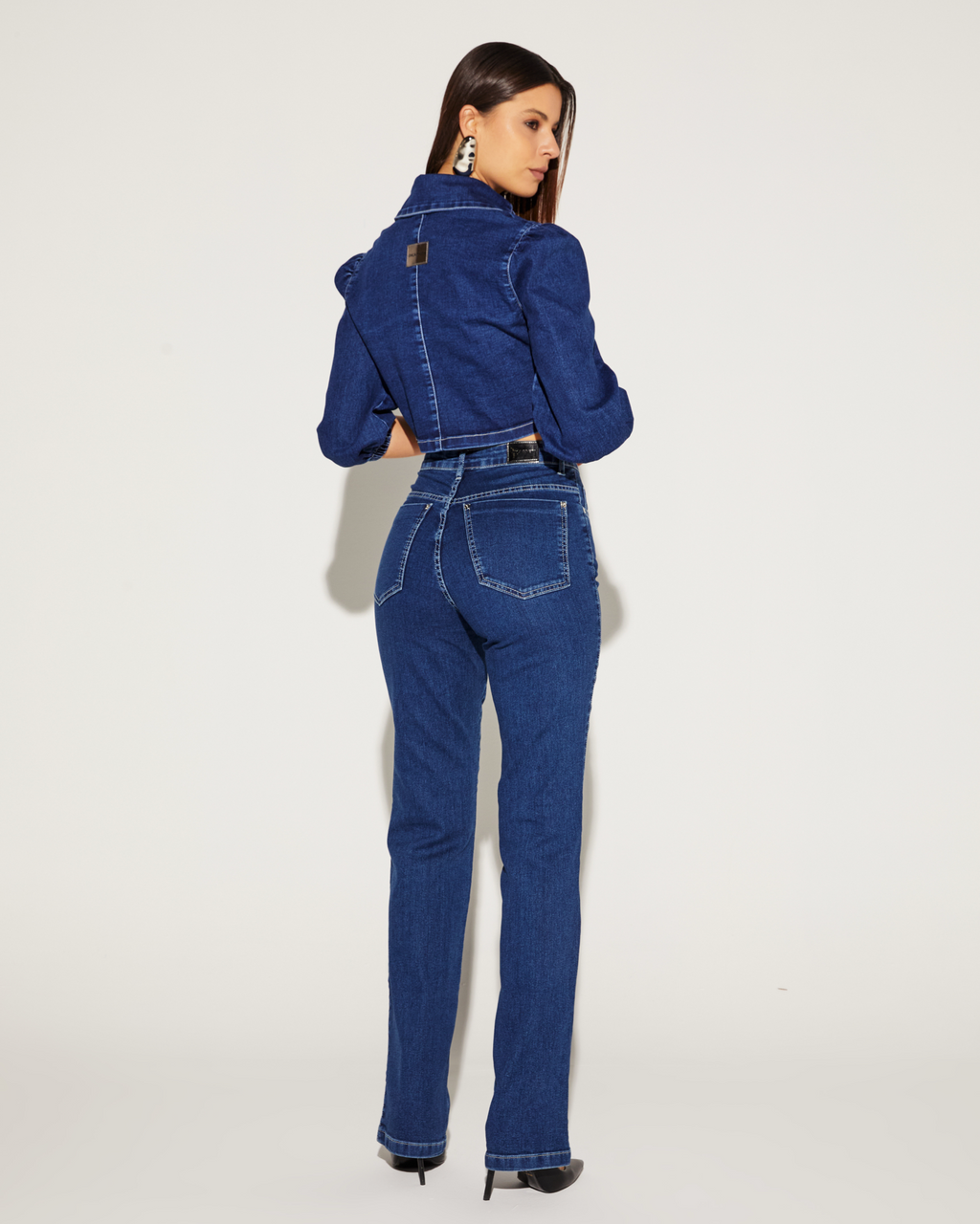 CALÇA FEMININA RETA TRADICIONAL JEANS ONÇA PRETA